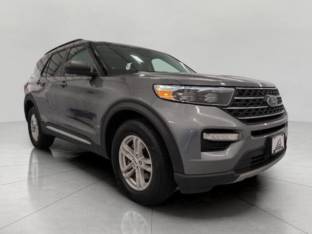 2024 Ford Explorer XLT — photo 1 of 12