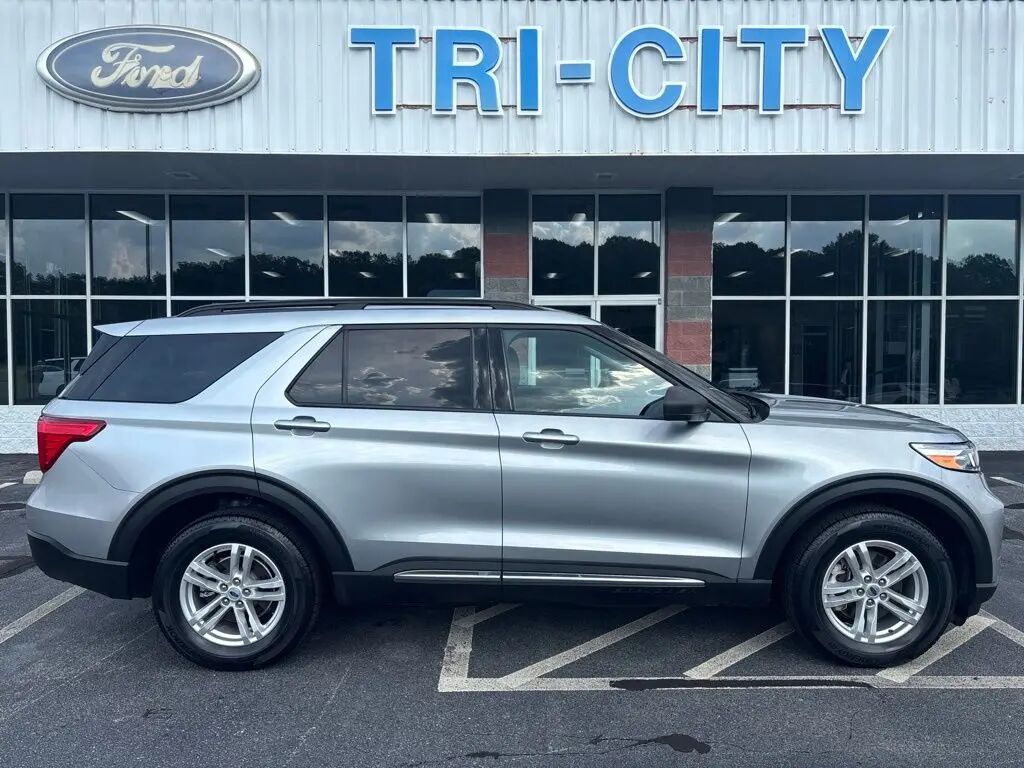 2024 Ford Explorer XLT — photo 1 of 13