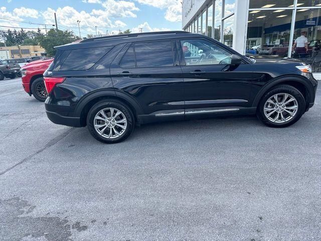 2020 Ford Explorer XLT — photo 1 of 16