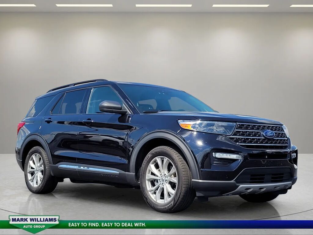 2020 Ford Explorer XLT — photo 1 of 11