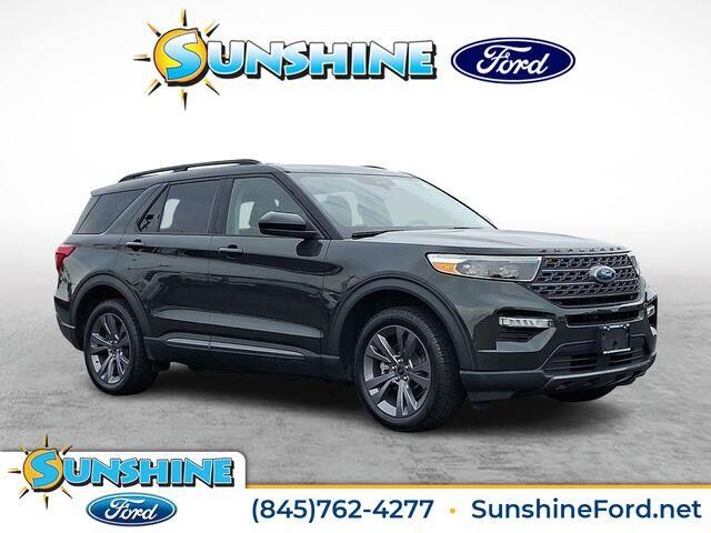 2022 Ford Explorer XLT — photo 1 of 13