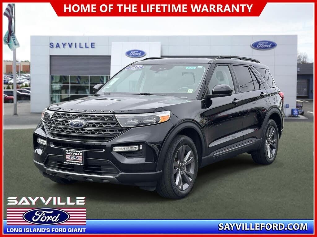 2022 Ford Explorer XLT — photo 1 of 27