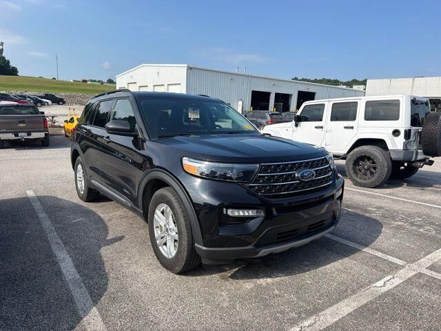 2022 Ford Explorer XLT — photo 1 of 13