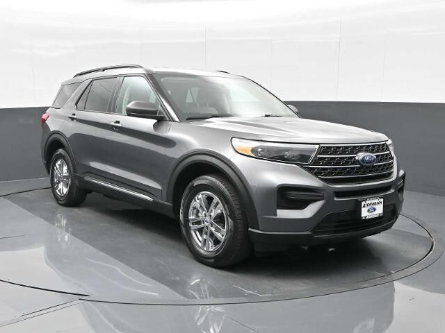 2022 Ford Explorer XLT — photo 1 of 13