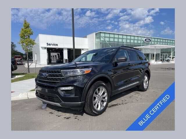 2023 Ford Explorer XLT — photo 1 of 9