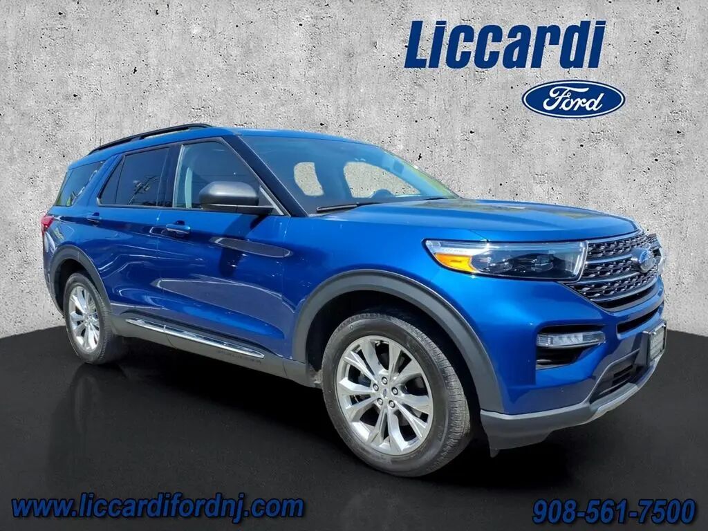 2023 Ford Explorer XLT — photo 1 of 13