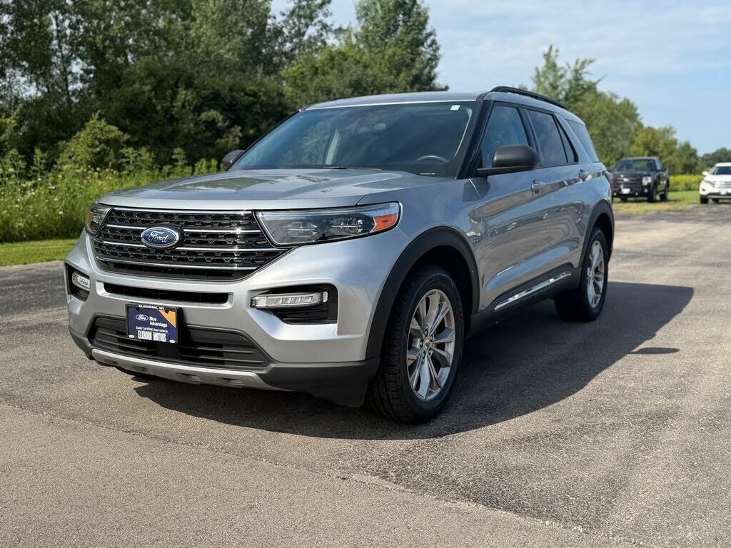2023 Ford Explorer XLT — photo 1 of 1