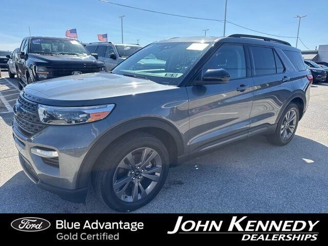 2023 Ford Explorer XLT — photo 1 of 13