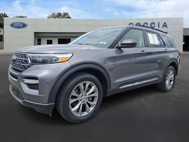 2023 Ford Explorer XLT — photo 1 of 26
