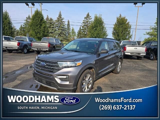 2023 Ford Explorer XLT — photo 1 of 26