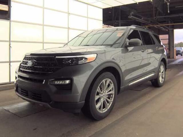 2023 Ford Explorer XLT — photo 1 of 13