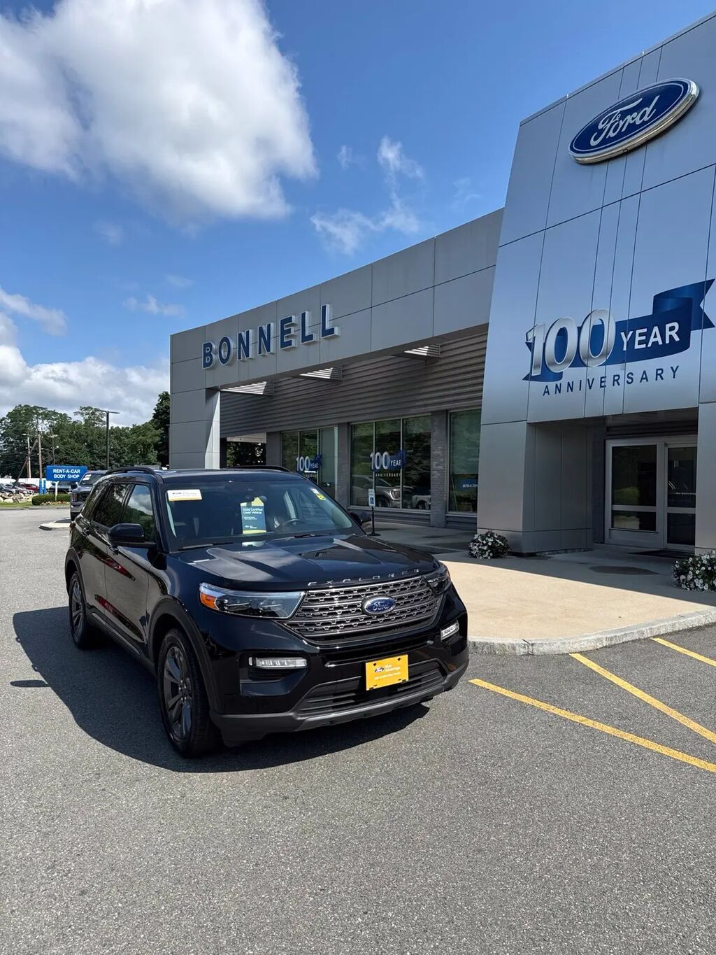 2023 Ford Explorer XLT — photo 1 of 13