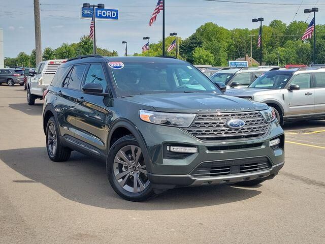 2023 Ford Explorer XLT — photo 1 of 26