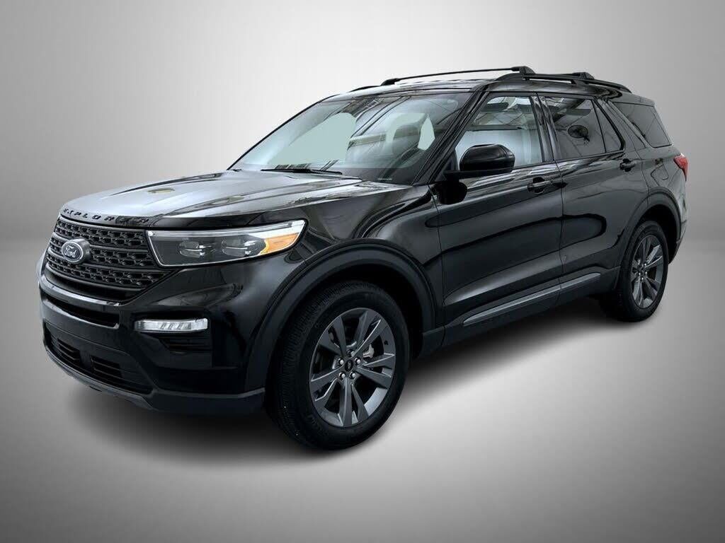 2023 Ford Explorer XLT — photo 1 of 1