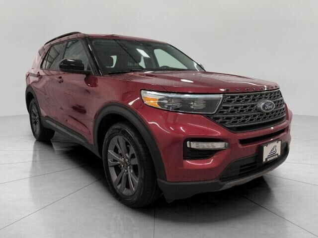 2024 Ford Explorer XLT — photo 1 of 12