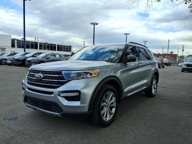 2024 Ford Explorer XLT — photo 1 of 13