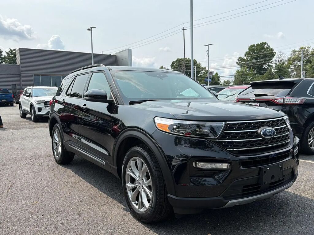 2024 Ford Explorer XLT — photo 1 of 35