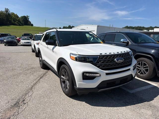 2024 Ford Explorer XLT — photo 1 of 22