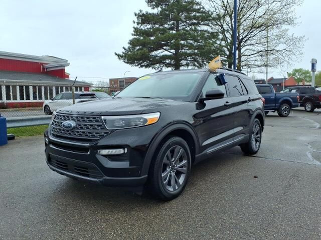 2024 Ford Explorer XLT — photo 1 of 7