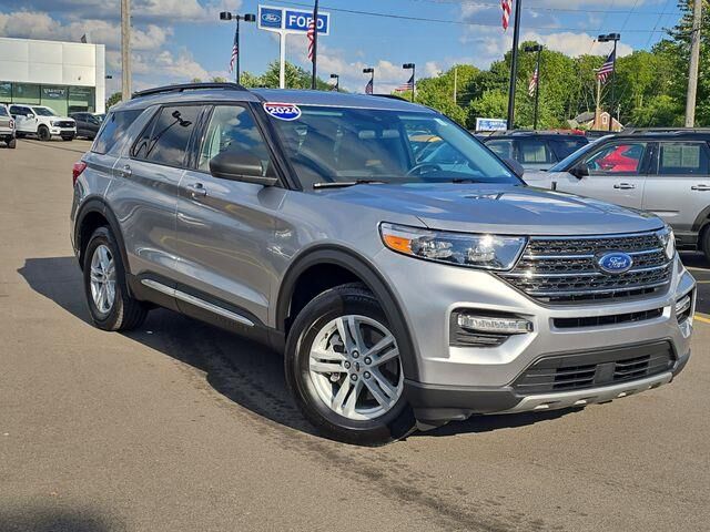 2024 Ford Explorer XLT — photo 1 of 26