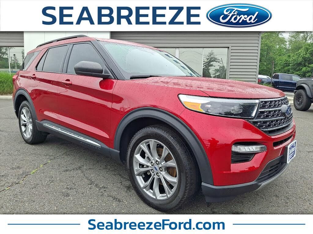 2024 Ford Explorer XLT — photo 1 of 14