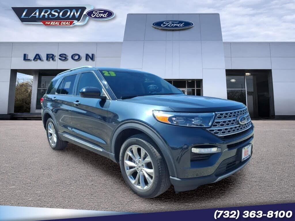 2023 Ford Explorer Limited — photo 1 of 1