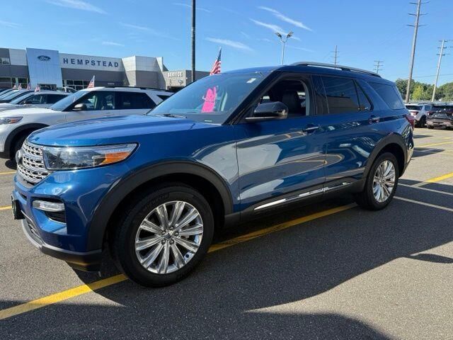2023 Ford Explorer Limited — photo 1 of 22