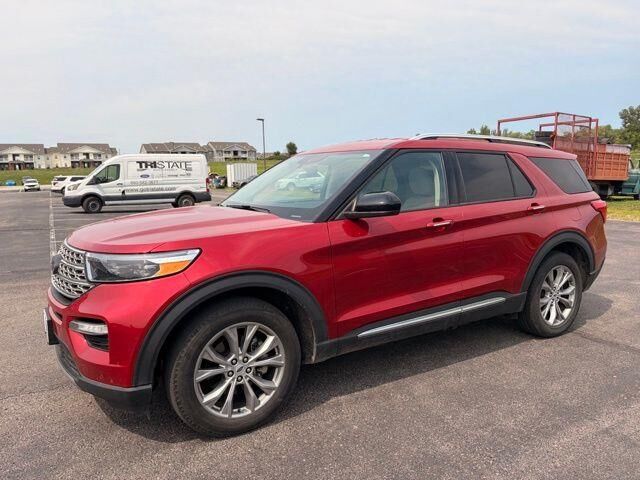 2023 Ford Explorer Limited — photo 1 of 13