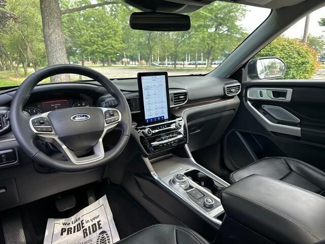2024 Ford Explorer Limited — photo 1 of 13