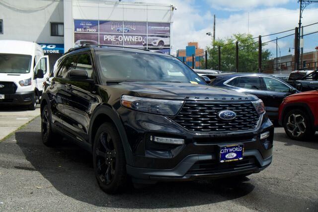 2022 Ford Explorer ST-Line — photo 1 of 39