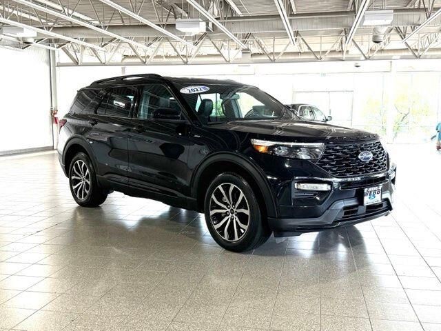 2022 Ford Explorer ST-Line — photo 1 of 9