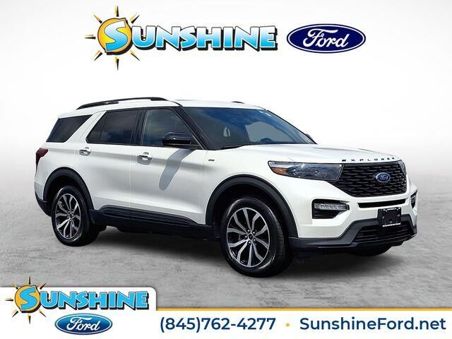 2024 Ford Explorer ST-Line — photo 1 of 13