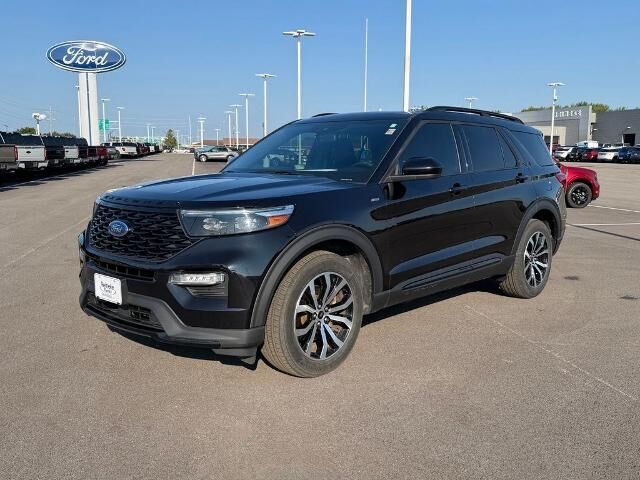 2023 Ford Explorer ST-Line — photo 1 of 26