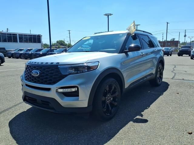 2024 Ford Explorer ST-Line — photo 1 of 26