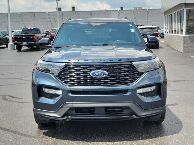 2024 Ford Explorer ST-Line — photo 1 of 12