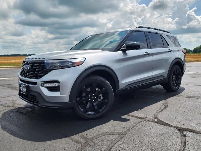 2023 Ford Explorer ST-Line — photo 1 of 13