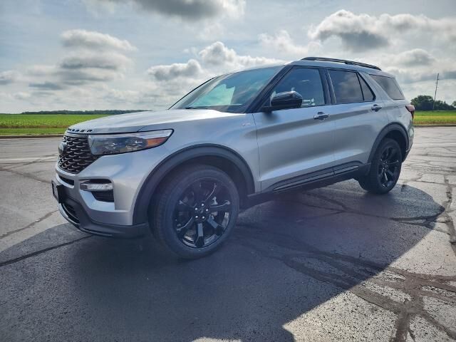 2022 Ford Explorer ST-Line — photo 1 of 13