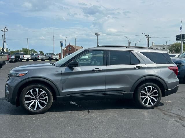 2022 Ford Explorer ST-Line — photo 1 of 39