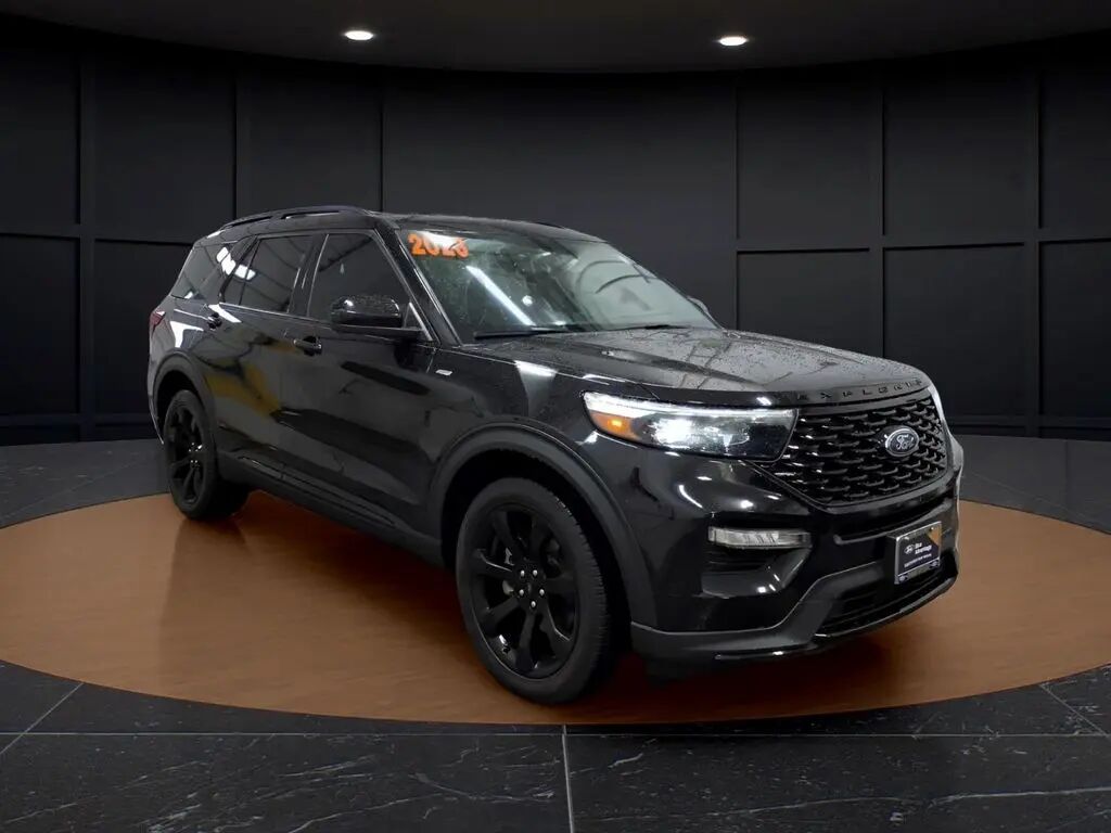 2023 Ford Explorer ST-Line — photo 1 of 13