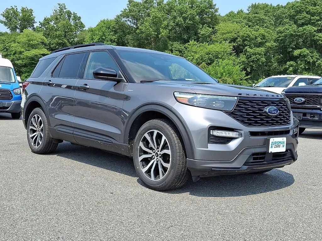 2023 Ford Explorer ST-Line — photo 1 of 26