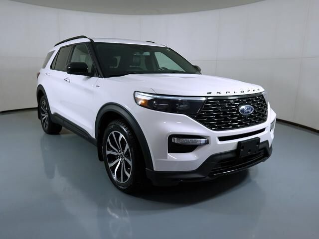 2023 Ford Explorer ST-Line — photo 1 of 13