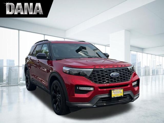 2023 Ford Explorer ST-Line — photo 1 of 3
