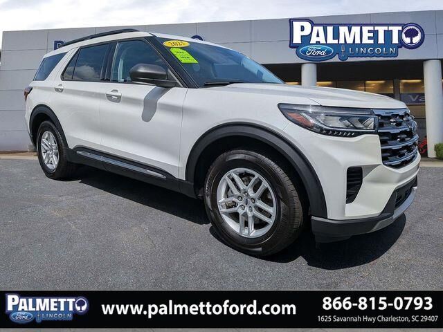 2025 Ford Explorer Active — photo 1 of 26
