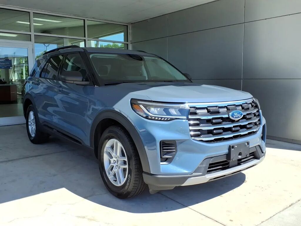 2026 Ford Explorer Active — photo 1 of 26