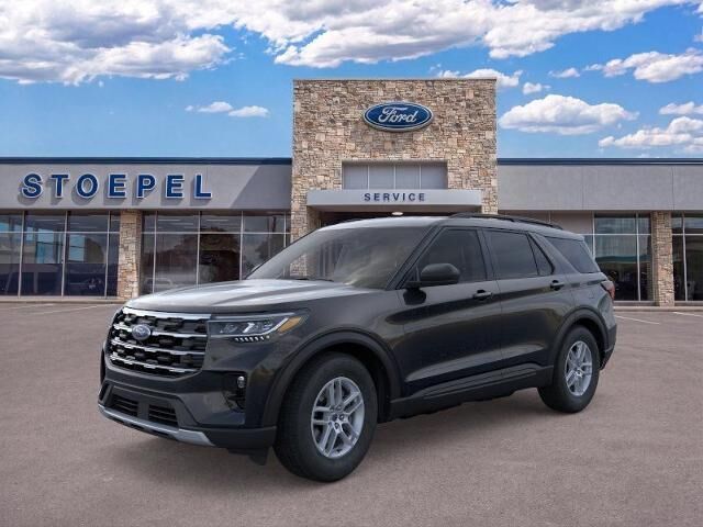 2026 Ford Explorer Active — photo 1 of 13