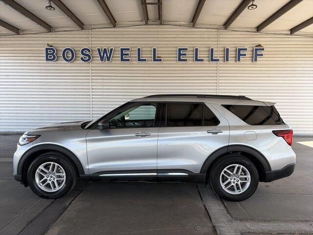 2025 Ford Explorer Active — photo 1 of 13