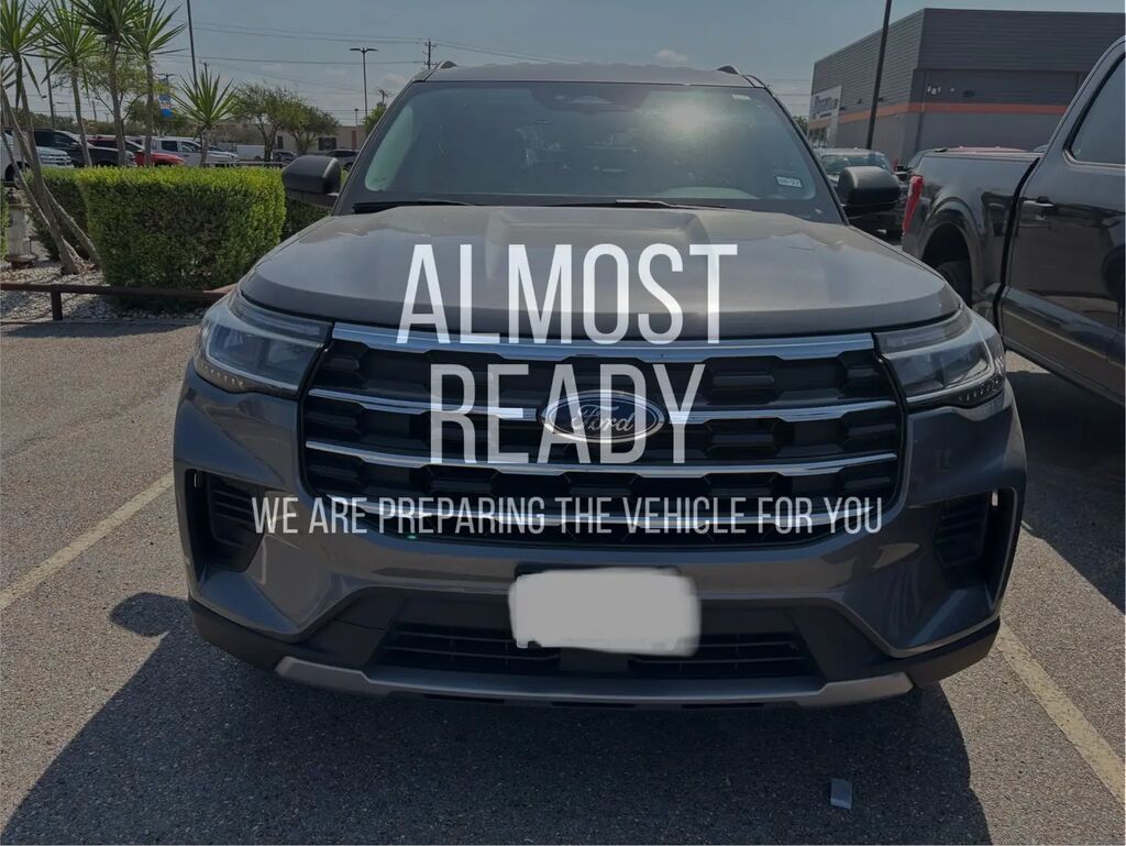 2025 Ford Explorer Active — photo 1 of 13