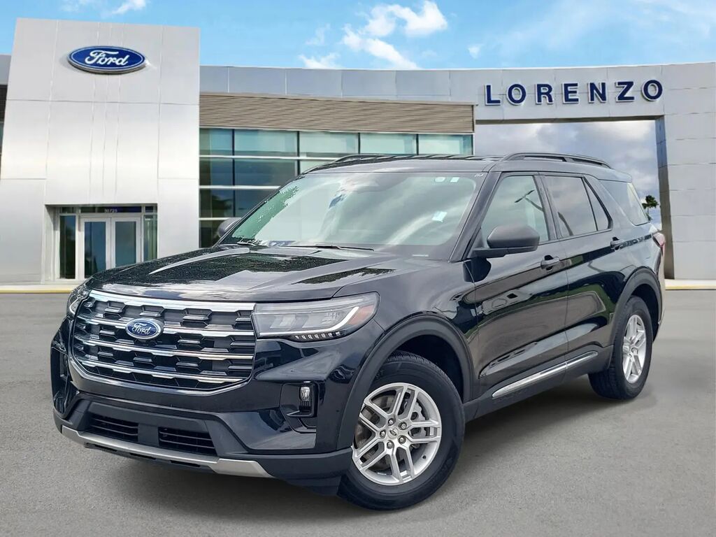2025 Ford Explorer Active — photo 1 of 13