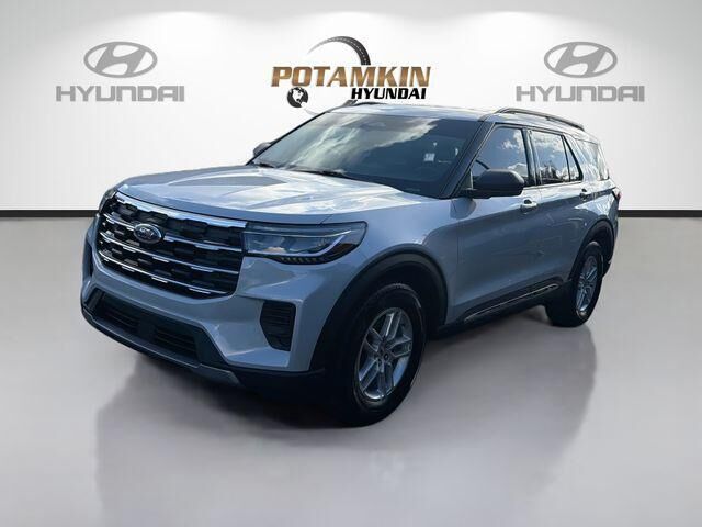 2025 Ford Explorer Active — photo 1 of 13