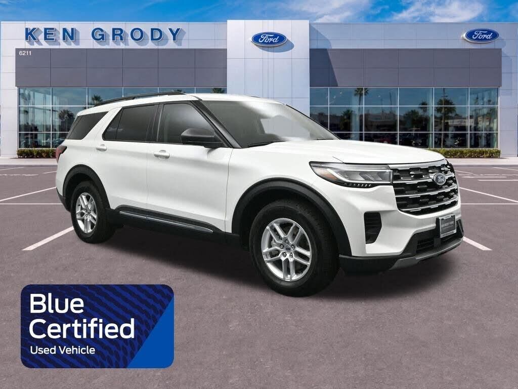 2025 Ford Explorer Active — photo 1 of 1